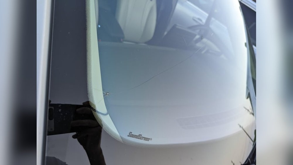 Can Windshield Chip Spread While Parked? Shocking Truth Revealed