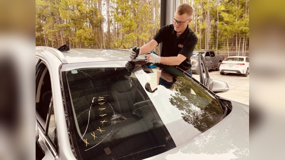 Can Windshield Replacement Be Delayed? Risks You Must Know