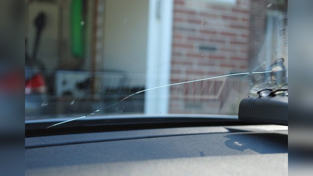 Can Windshield Shatter Without Replacement? Shocking Truth Revealed