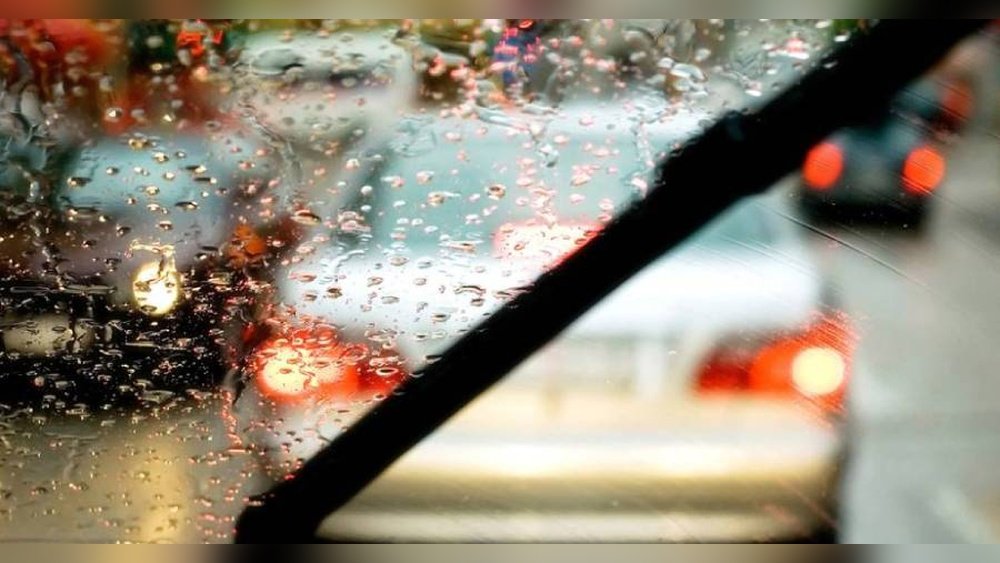 Car Glass Cleaning Water: Ultimate Tips for a Crystal Clear Shine