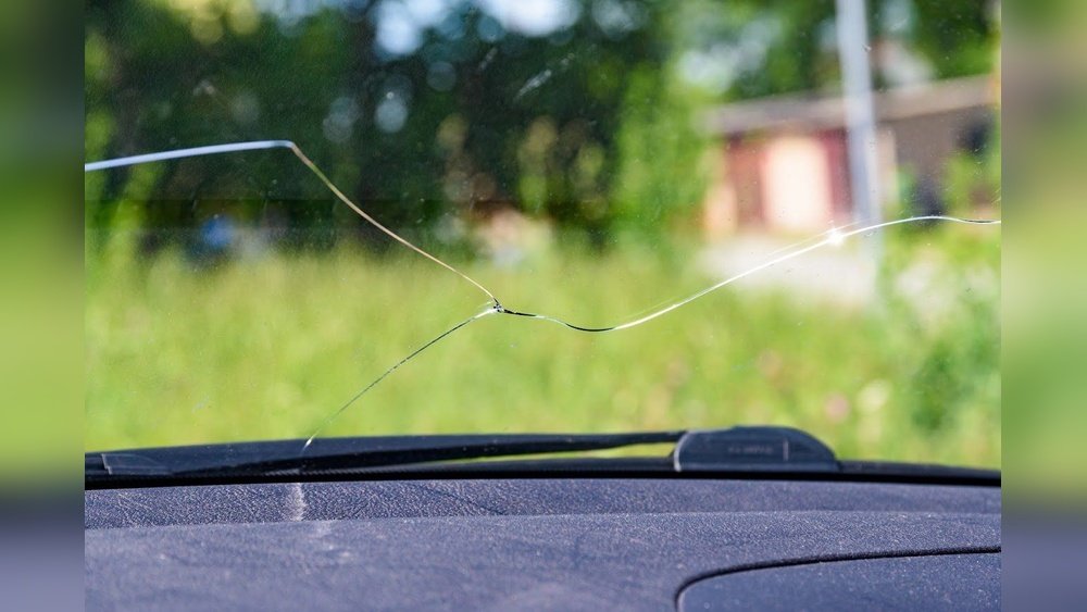 Does Heat Affect Windshield Chip? Surprising Truths Revealed!