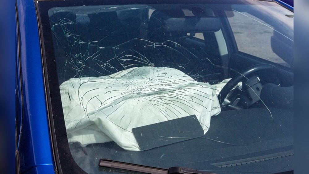 How Glass Safety Relates to Airbag Deployment: Critical Insights