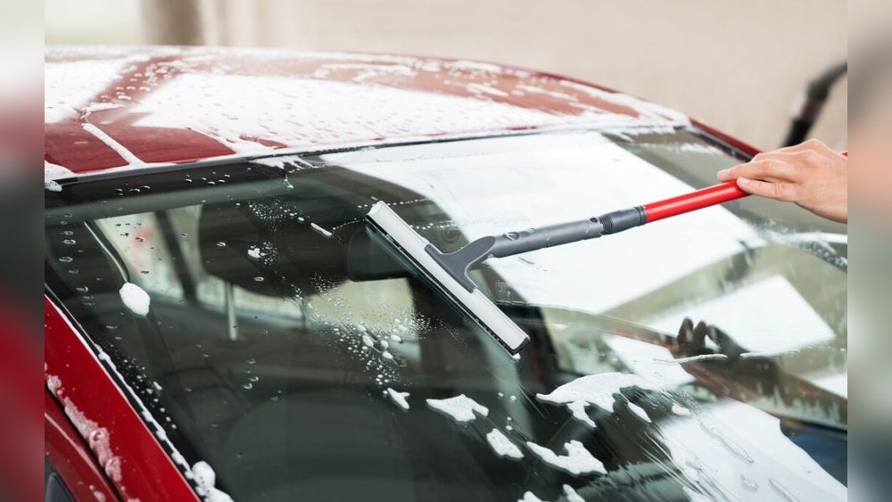 How Long to Wait After Windshield Replacement: Essential Guide