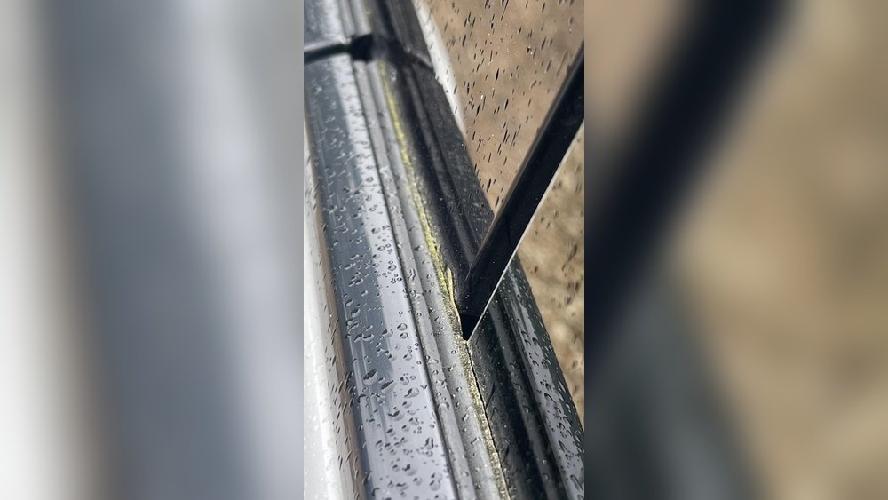 How to Clean Car Door Window Seals: Easy Steps for Lasting Shine