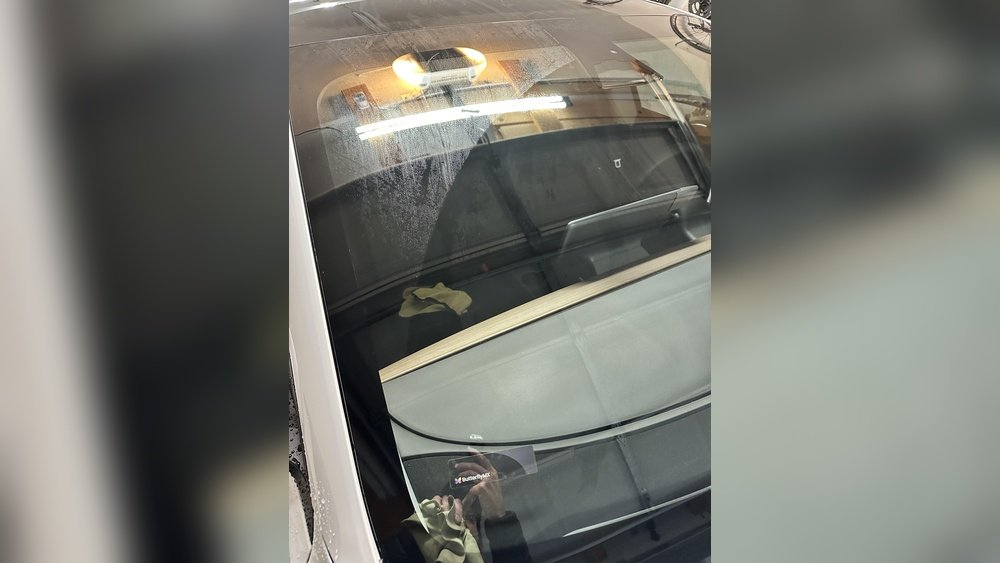 How to Clean Car Front Glass from Outside: Easy & Effective Tips