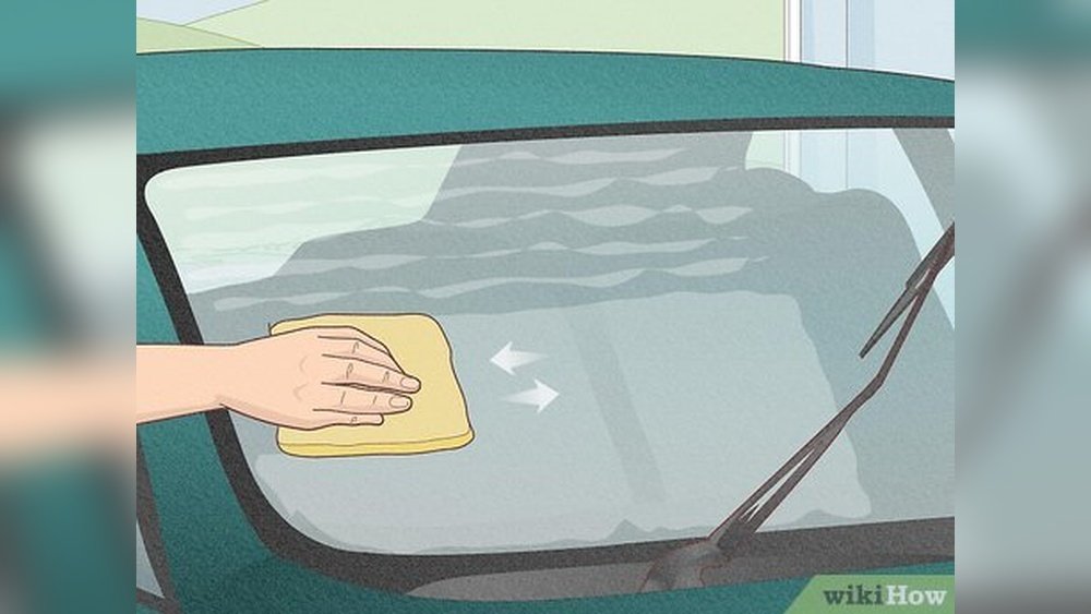 How to Clean Car Glass at Home: Easy Tips for a Streak-Free Shine