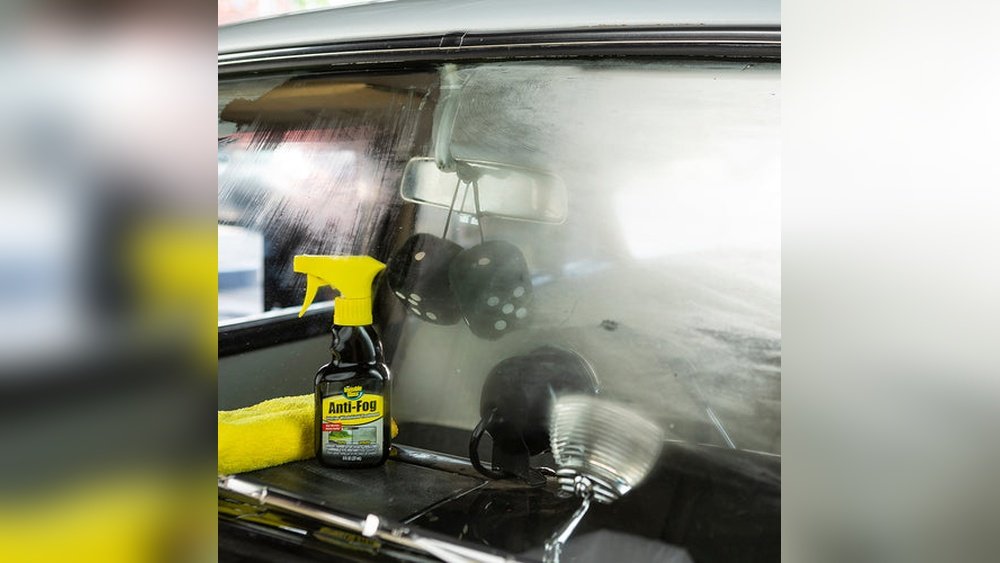 How to Clean Car Glass in Fog: Quick Tips for Crystal Clear Views