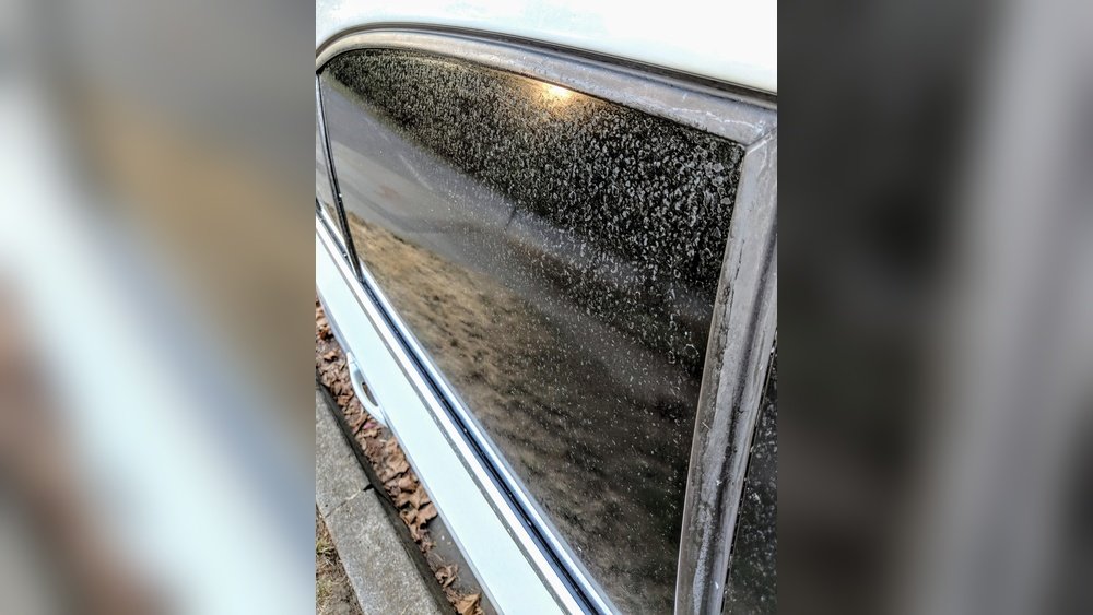 How to Clean Car Glass Stain: Easy Tips for a Crystal Clear View