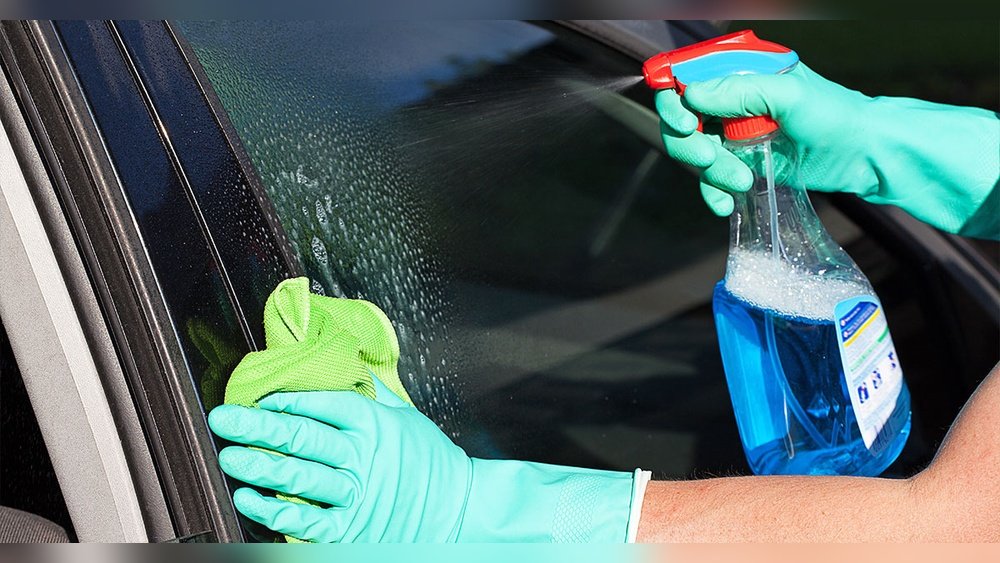 How to Clean Car Glass Windows: Easy Tips for a Crystal Clear Shine