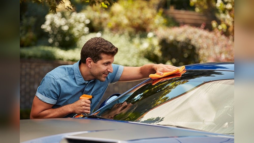 How to Clean Car Window Exterior: Easy Tips for a Crystal Clear Shine