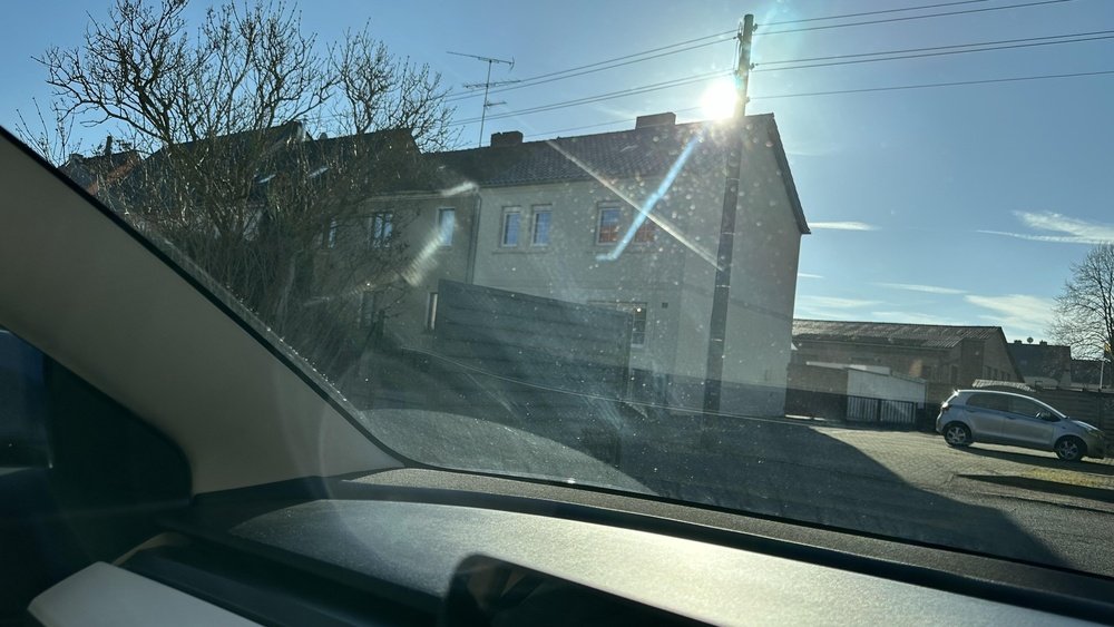 How to Clean Car Windows Reddit: Easy Tips for Spotless Glass