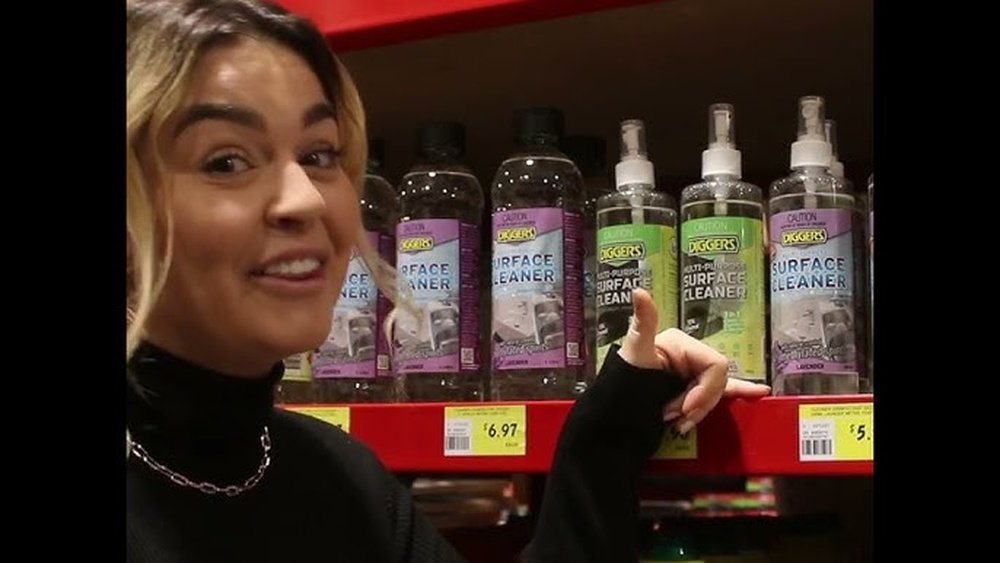 How to Clean Car Windows With Methylated Spirits: Quick & Streak-Free Guide