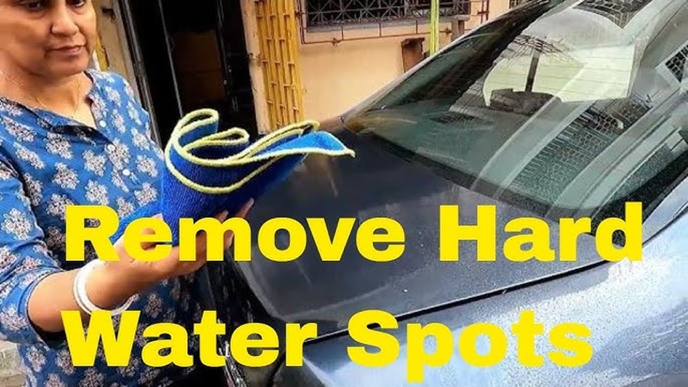 How to Clean Car Windows With Vinegar And Water: Easy Streak-Free Tips