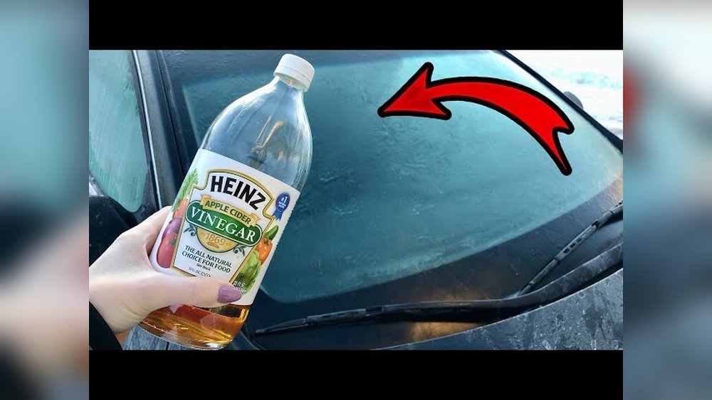 How to Clean Car Windshield With Vinegar: Easy & Effective Tips