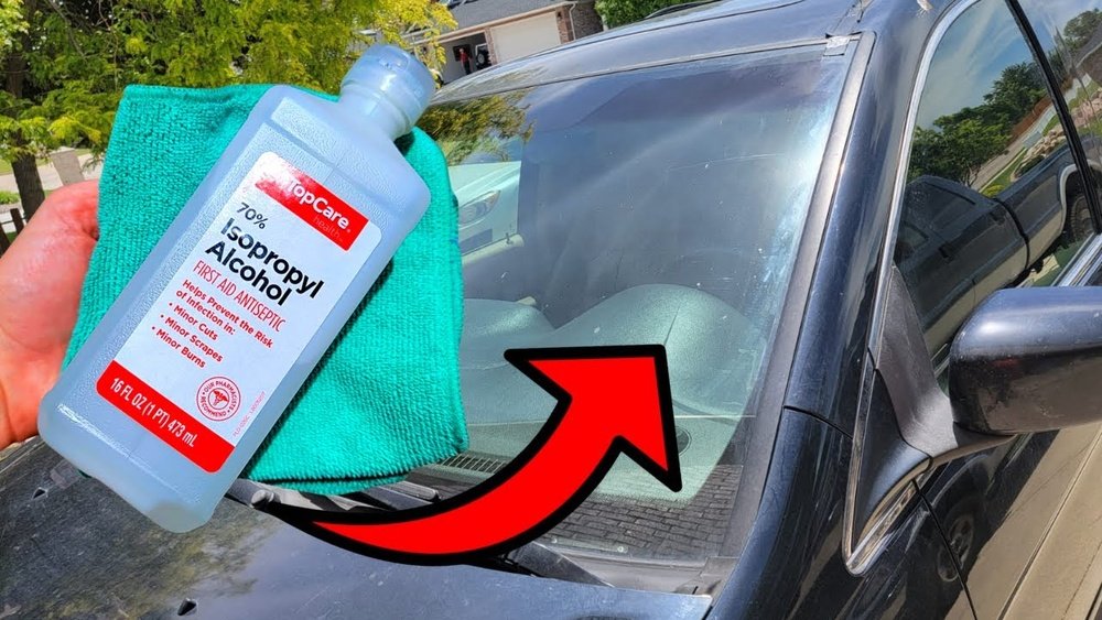 How to Clean Greasy Car Windshield: Quick & Effective Tips