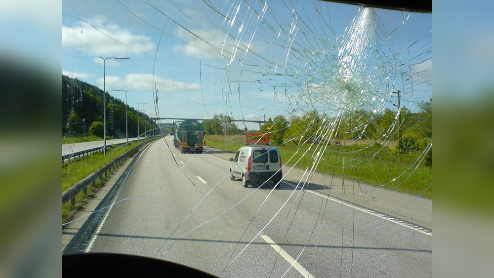 Is Cracked Glass Unsafe to Drive With? Essential Safety Tips