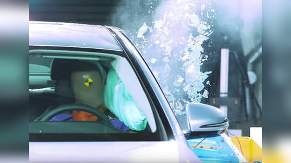 What Role Glass Safety Plays in Frontal Crashes: Critical Impact Unveiled